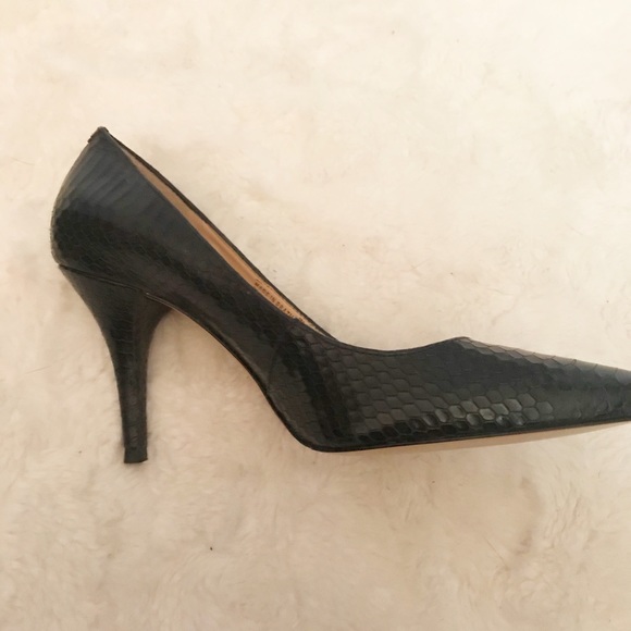 Talbots Snakeskin Embossed heels - Picture 3 of 5